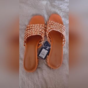 NWT Women's Coral Basket Weaved Sandals w/ Heel